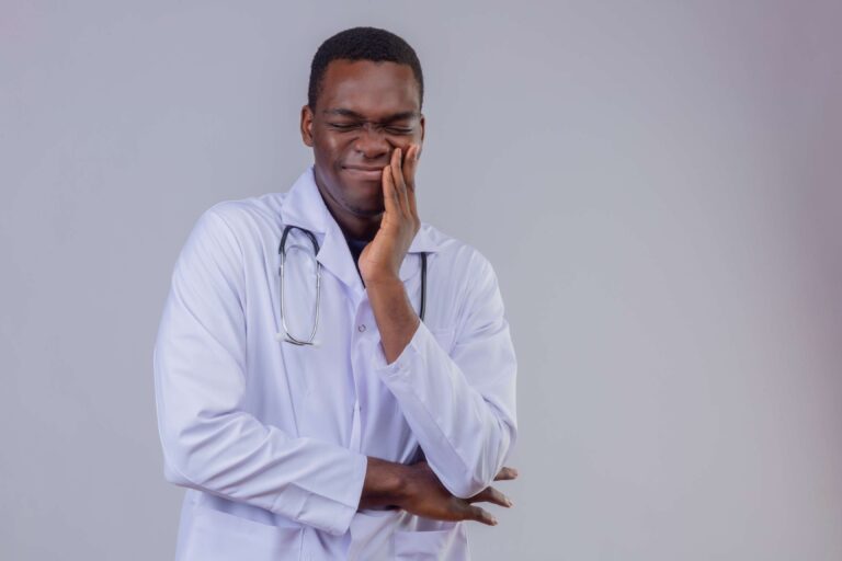 how to deal with wisdom tooth pain
